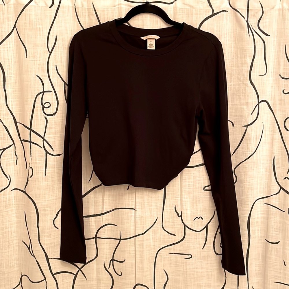 🆕 NWOT H&M long sleeve  with open back